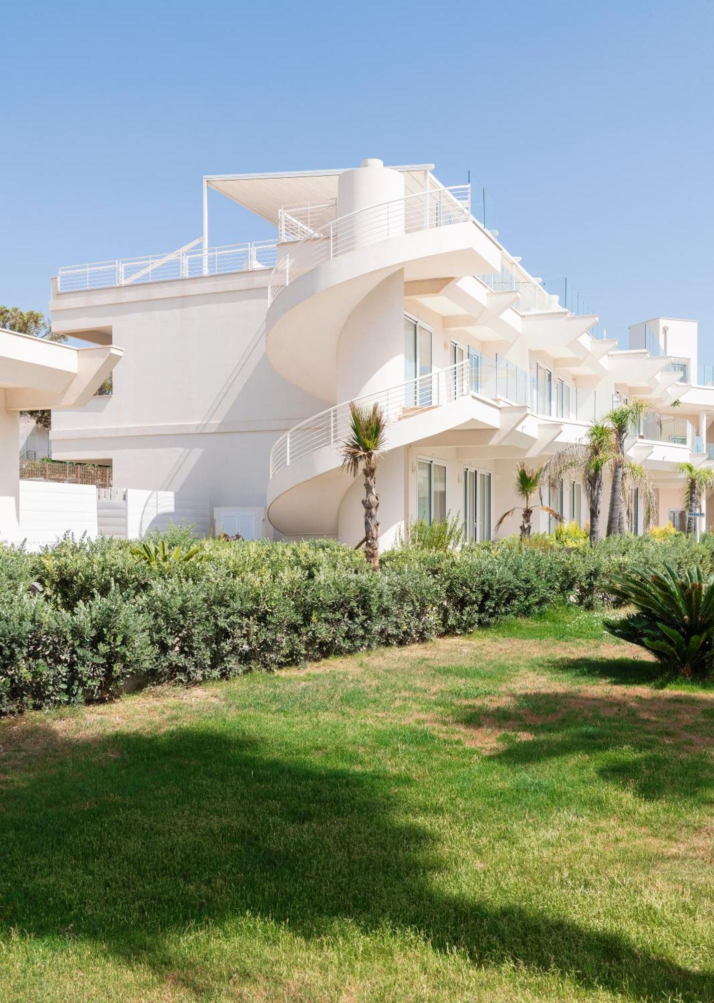 Jonium Hotel Residence Pulsano Exterior foto