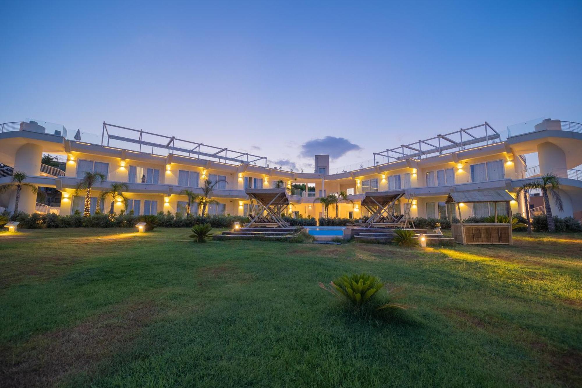 Jonium Hotel Residence Pulsano Exterior foto