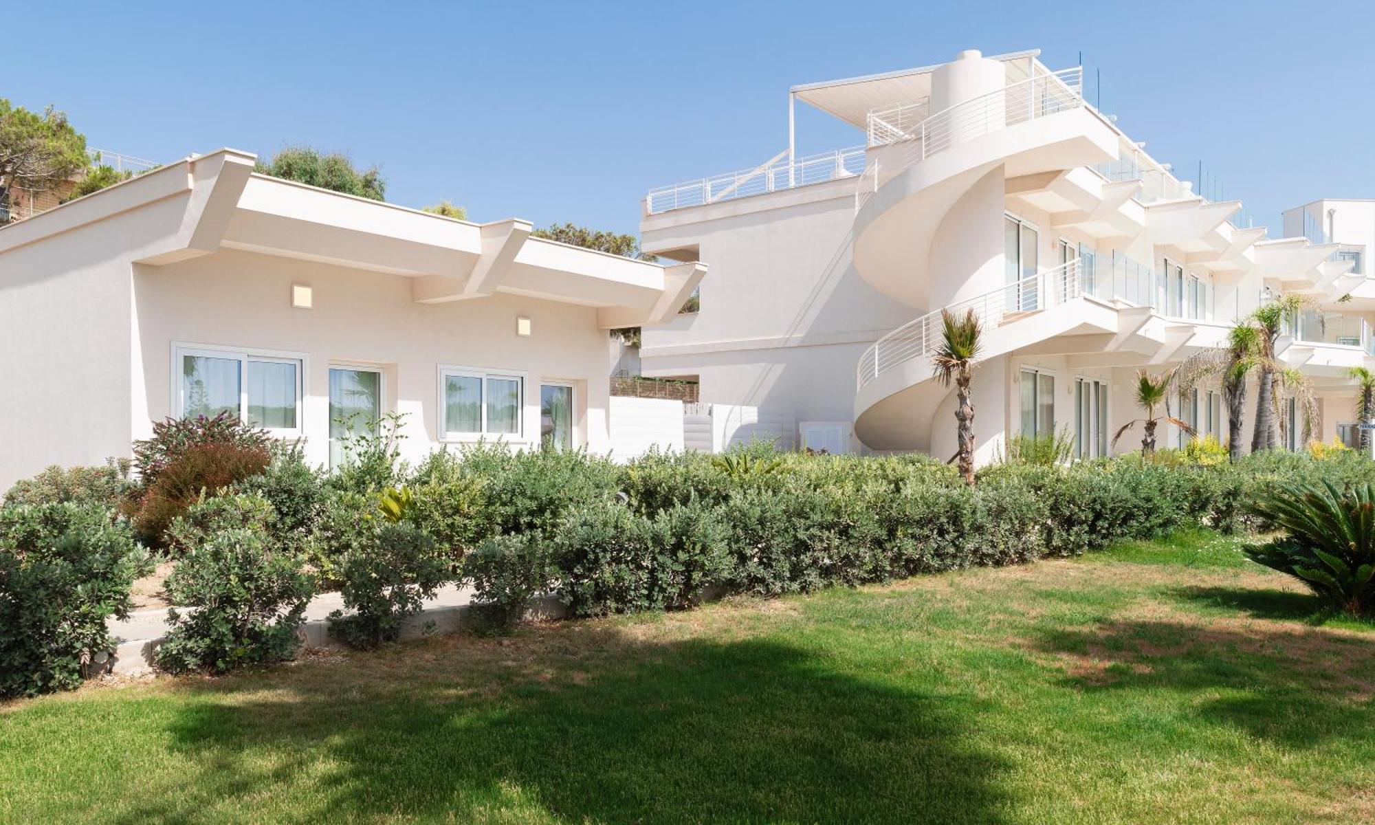 Jonium Hotel Residence Pulsano Exterior foto