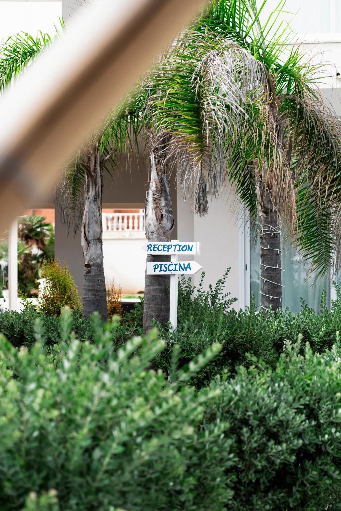 Jonium Hotel Residence Pulsano Exterior foto